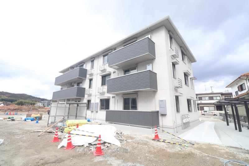 建物外観　セジュールST B棟　工事中建物外観