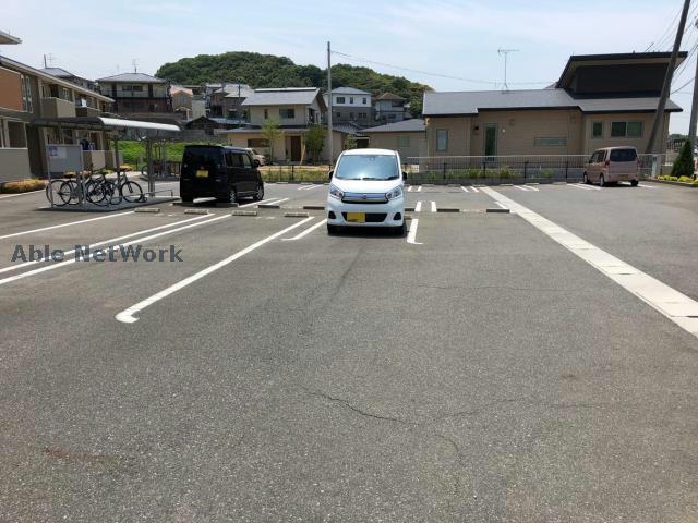 駐車場　駐車場