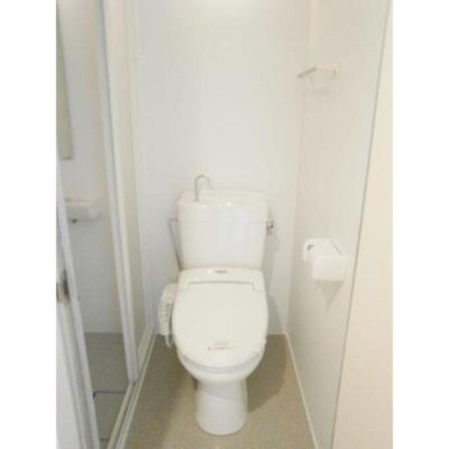 トイレ　※写真は同タイプ住戸です。