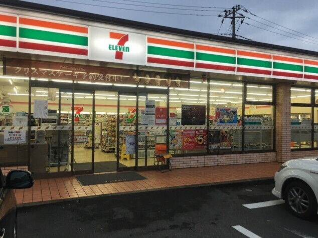コンビニ　セブンイレブン検見川東店（コンビニ）まで406m
