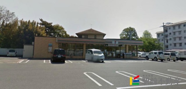 コンビニ　セブンイレブン久留米中央公園前店（コンビニ）まで400m