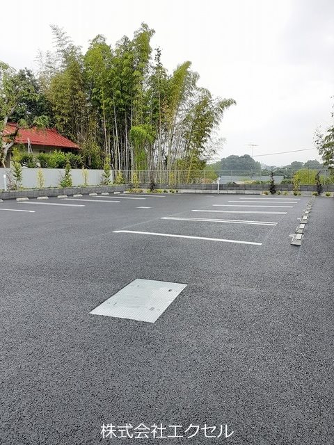 その他共有部分　屋根付きの駐輪場です。