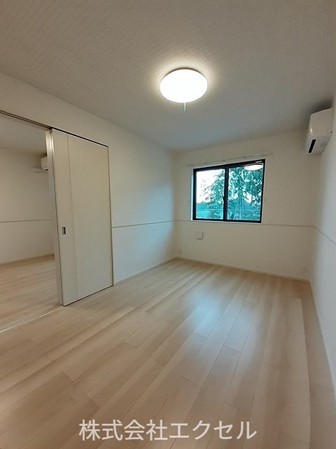 その他部屋・スペース　収納付きの洋室です。