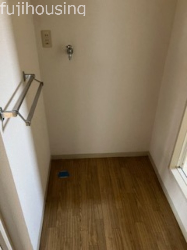 洗面設備　洗濯機置き場