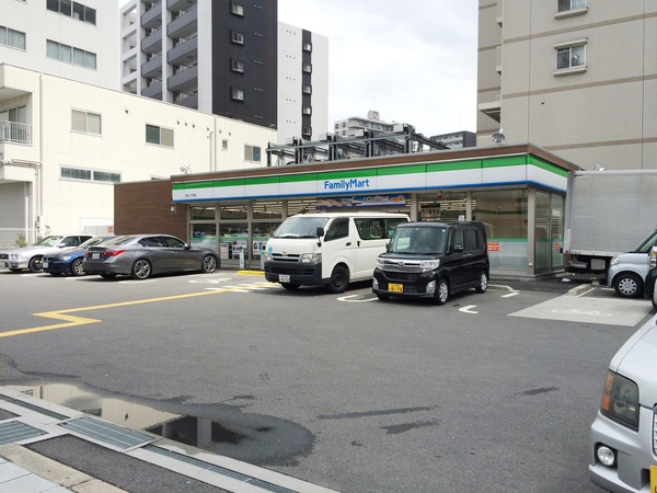 コンビニ　ファミリーマート桜川二丁目店（コンビニ）まで344m