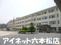 小学校　笹丘小学校（小学校）まで649m