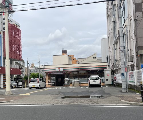 コンビニ　セブンイレブン 大阪味原本町店（コンビニ）まで196m