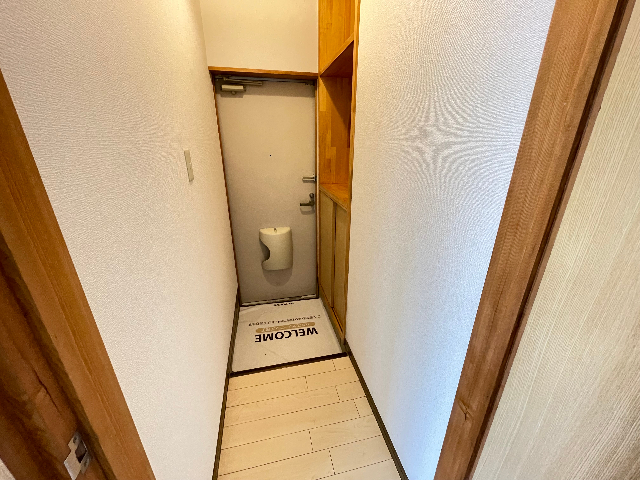玄関　下駄箱完備