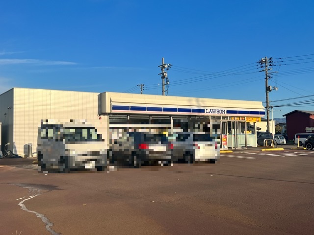 コンビニ　ローソン 上越富岡南店（コンビニ）まで443m