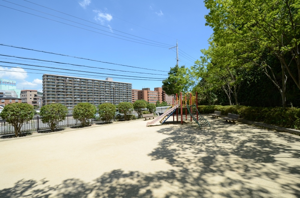公園　月見山第6公園（公園）まで402m