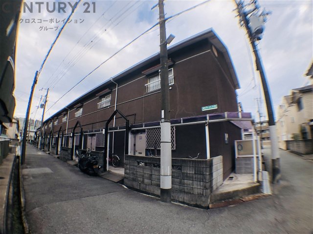 建物外観　買物便利な立地の閑静な住宅街です♪