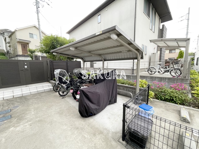 その他共有部分　敷地内駐輪場です♪