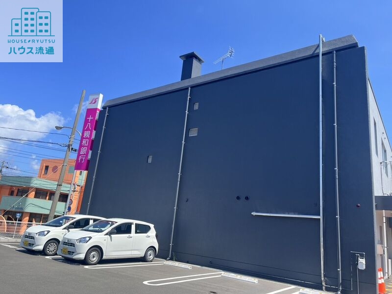銀行　十八親和銀行深堀中央支店（銀行）まで336m