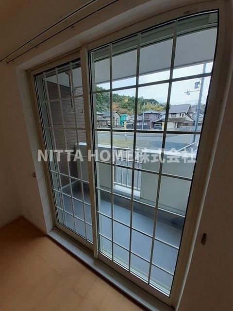 バルコニー　南西向きのバルコニーです◇