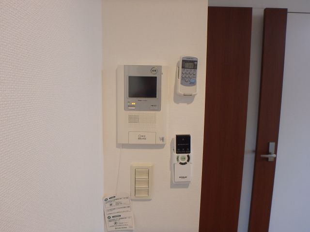 セキュリティ　インターホンで訪問者を確認できます。