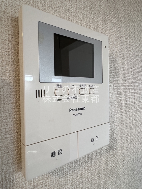 セキュリティ　来訪者の姿を確認できるＴＶモニター付インターホン設置済です！