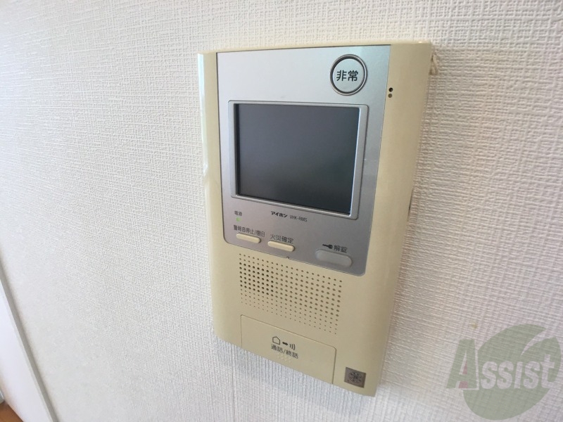 セキュリティ　ＴＶモニター付インターホンです。来客者の顔が見えるので安心！
