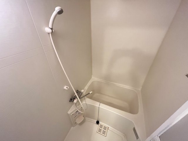 バス・シャワールーム　シンプルで使いやすいお風呂です♪
