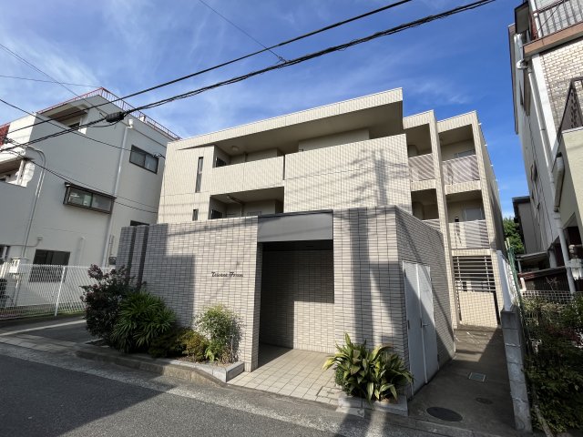 建物外観　オートロック付きで安心です♪