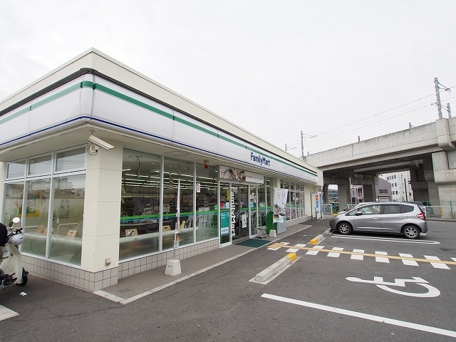コンビニ　ファミリーマート奈良大森町店（コンビニ）まで570m