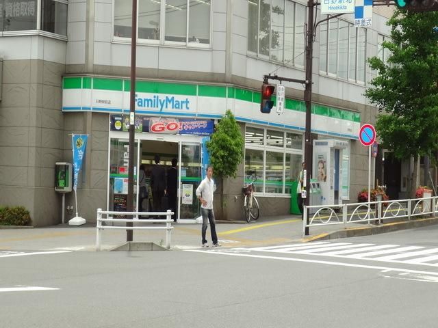 コンビニ　ファミリーマート（コンビニ）まで802m