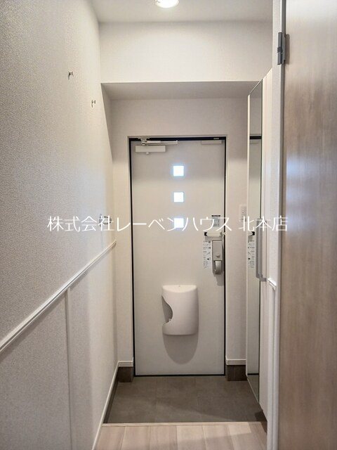 玄関　レーベンハウス北本店へ048-590-5757