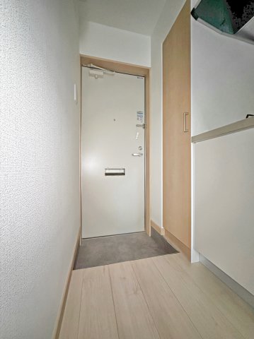 玄関　参考写真（同物件別部屋）