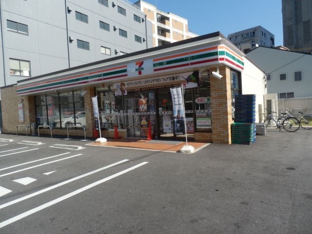 コンビニ　セブンイレブン（コンビニ）まで340m