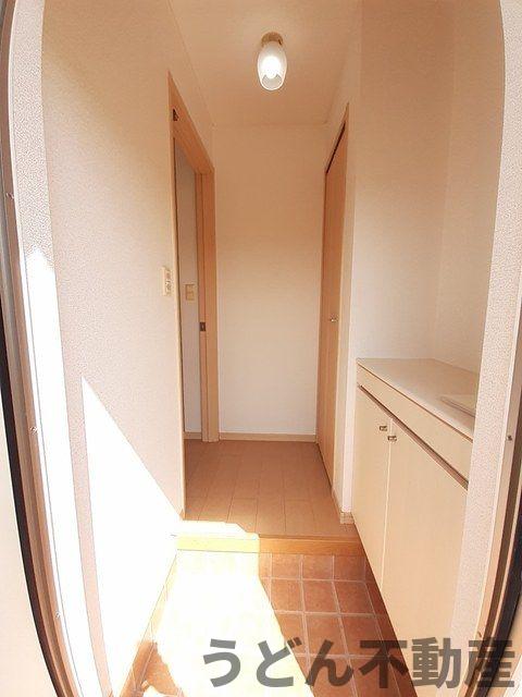 玄関　うどん県のお部屋探しはうどん不動産へ うどんちゃんとLINE