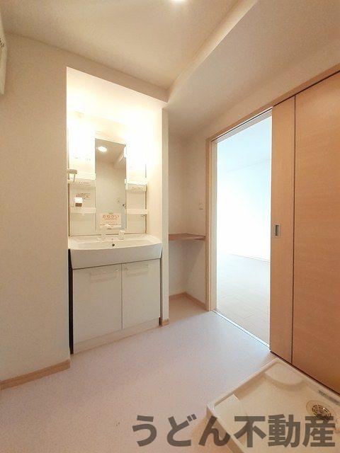 洗面設備　うどん県のお部屋探しはうどん不動産へ うどんちゃんとLINE