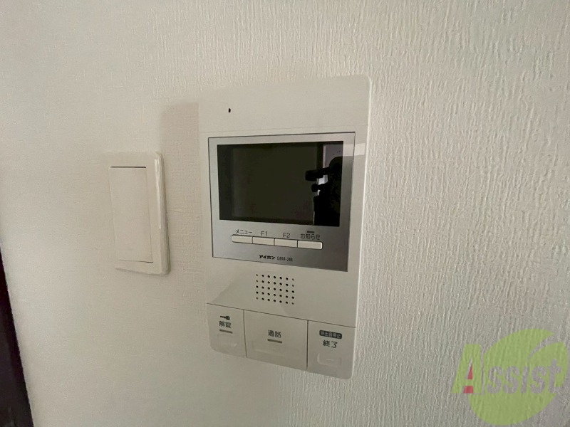 セキュリティ　ＴＶモニター付インターホンです。来客者の顔が見えるので安心！
