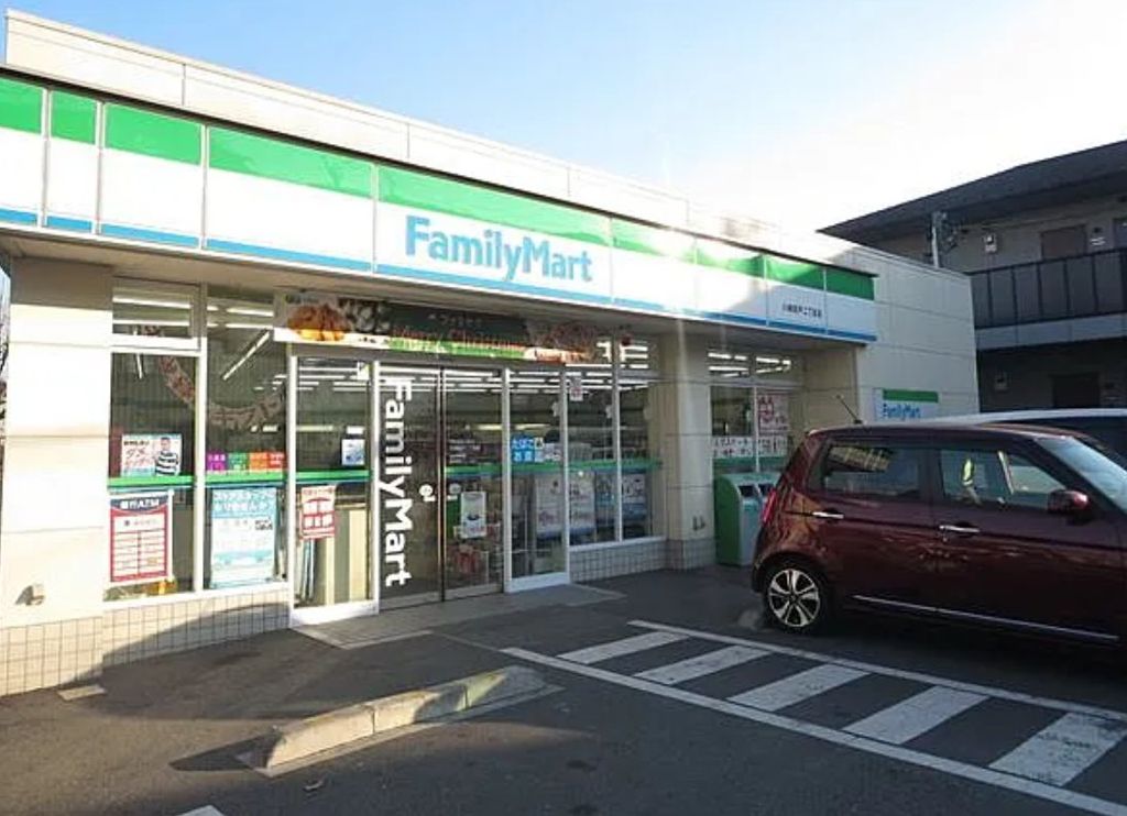 コンビニ　ファミリーマート川崎坂戸二丁目店（コンビニ）まで980m