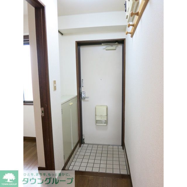 玄関　※同タイプ・別部屋の写真になります