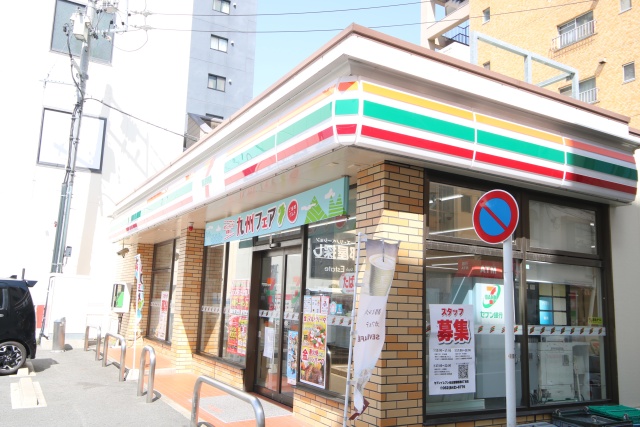 コンビニ　セブン－イレブン　名古屋瑞穂通８丁目店（コンビニ）まで300m
