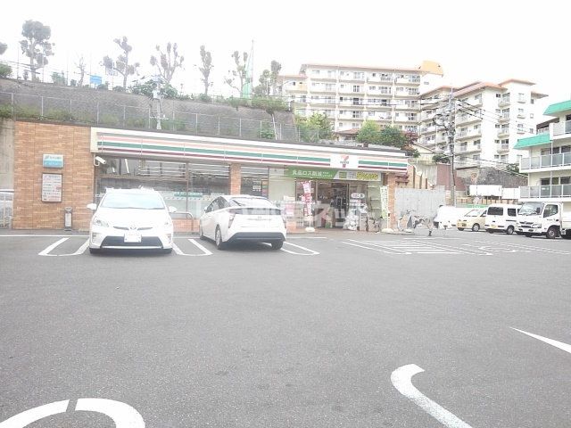コンビニ　セブンイレブン福岡野間４丁目店（コンビニ）まで652m
