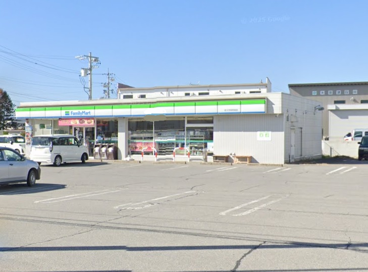 コンビニ　ファミリーマート 佐久市役所前店（コンビニ）まで295m