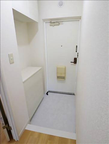 玄関　※別部屋の室内写真です