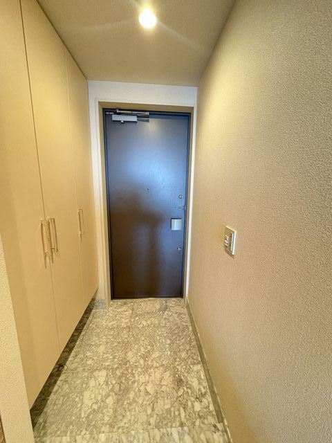玄関　下足入れ有