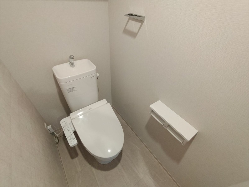 トイレ　温水洗浄便座で快適