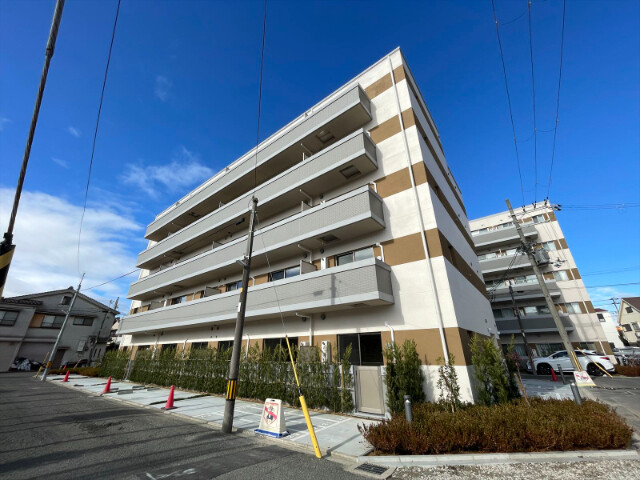 建物外観　新築の綺麗なマンションです