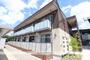 新高岡駅より徒歩14分 築8年3ヶ月 2階建の賃貸物件