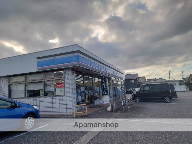 コンビニ　ローソン高岡黒田新町店（コンビニ）まで638m