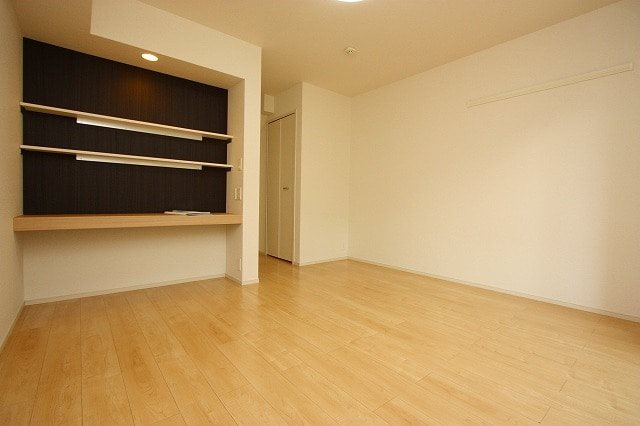 その他部屋・スペース　壁面収納がついているので、お荷物の多い方にもおススメ！