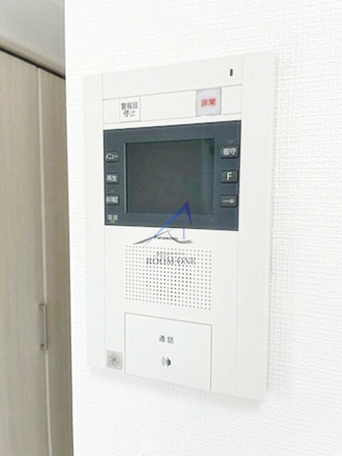 セキュリティ　モニター付きインターホンです。