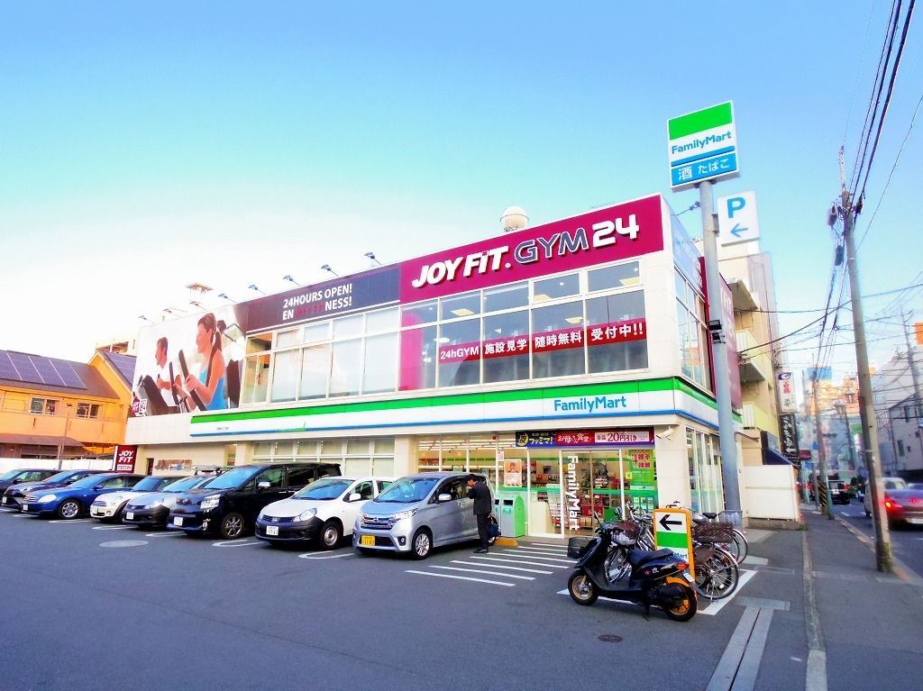 コンビニ　ファミリーマート 田無駅前店（コンビニ）まで760m