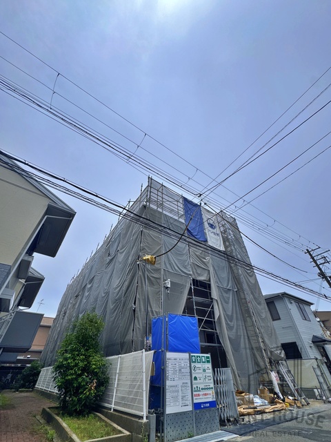 エントランス　外観（建築中）