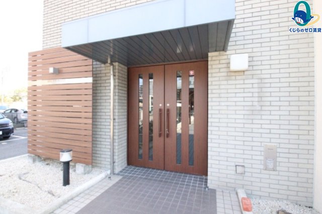 エントランス　名古屋で一番初期費用の安い賃貸専門の不動産会社です(^^)