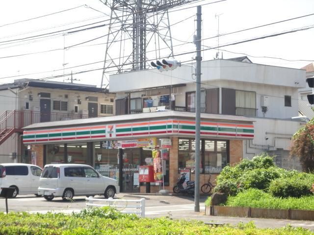 コンビニ　セブンイレブンめじろ台店（コンビニ）まで104m