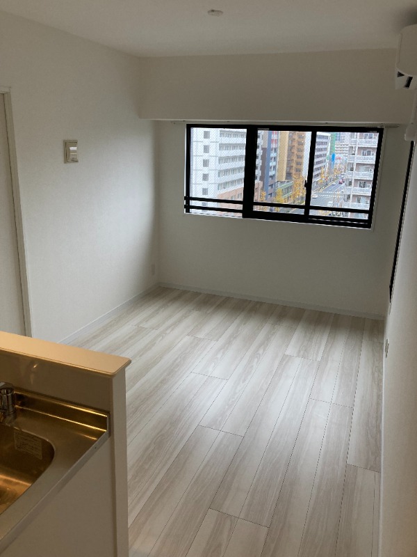 居室・リビング　窓が大きく明るいお部屋です