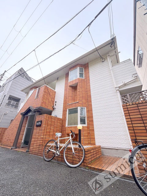 建物外観　スマートに佇むお家。毎日が楽しくなります。